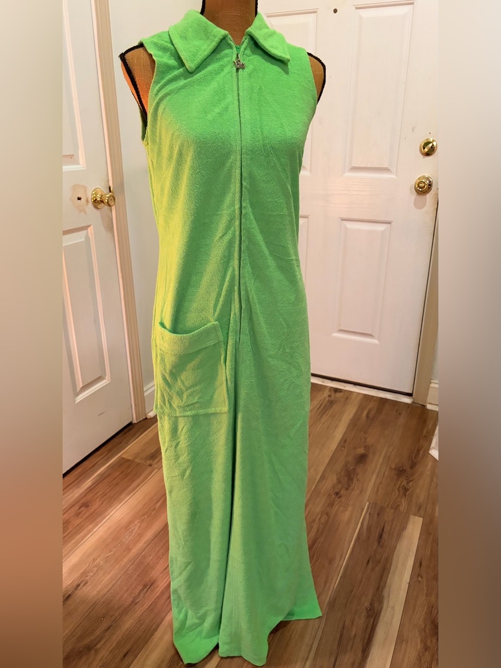 Vintage 1970s Terry-Cloth The Twins, Inc. Cover-Up Robe